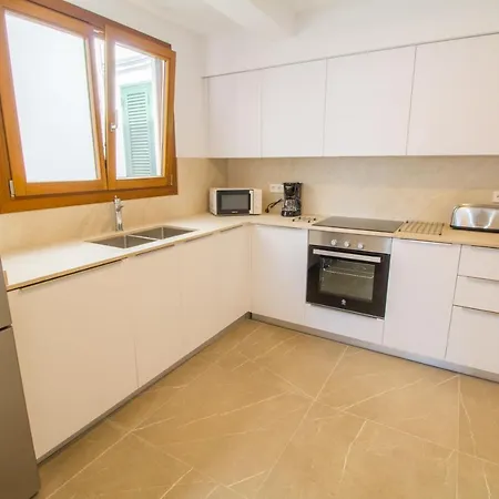 Chez Margaux, Fantastico 波连萨港